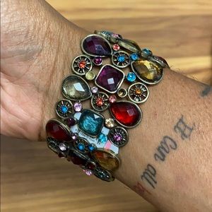 Stretch wristlet with colorful stones